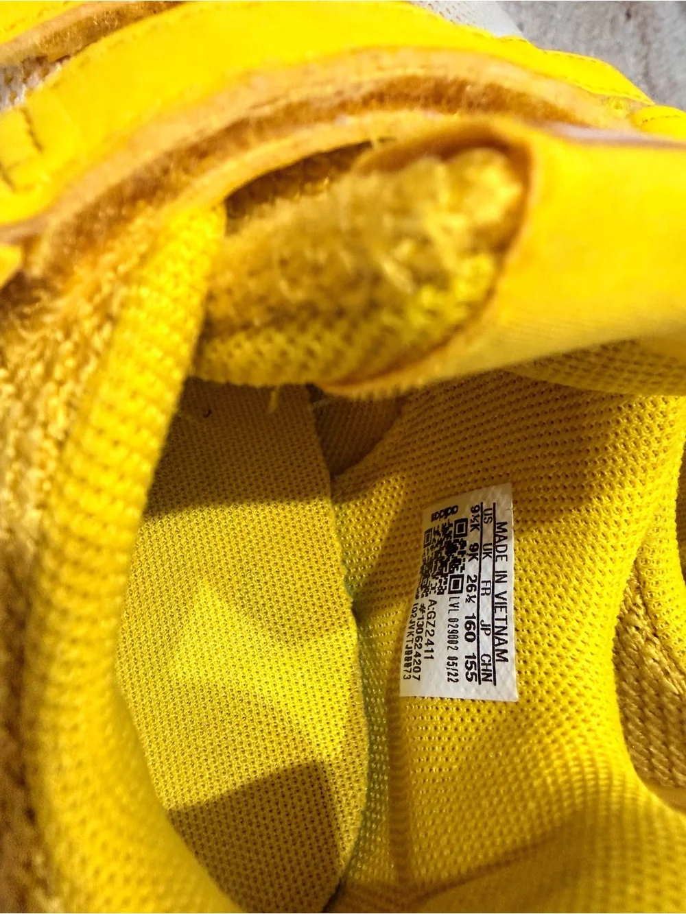 Adidas x LEGO Kids Sneakers Yellow White Size US 9.5 Velcro Shoes